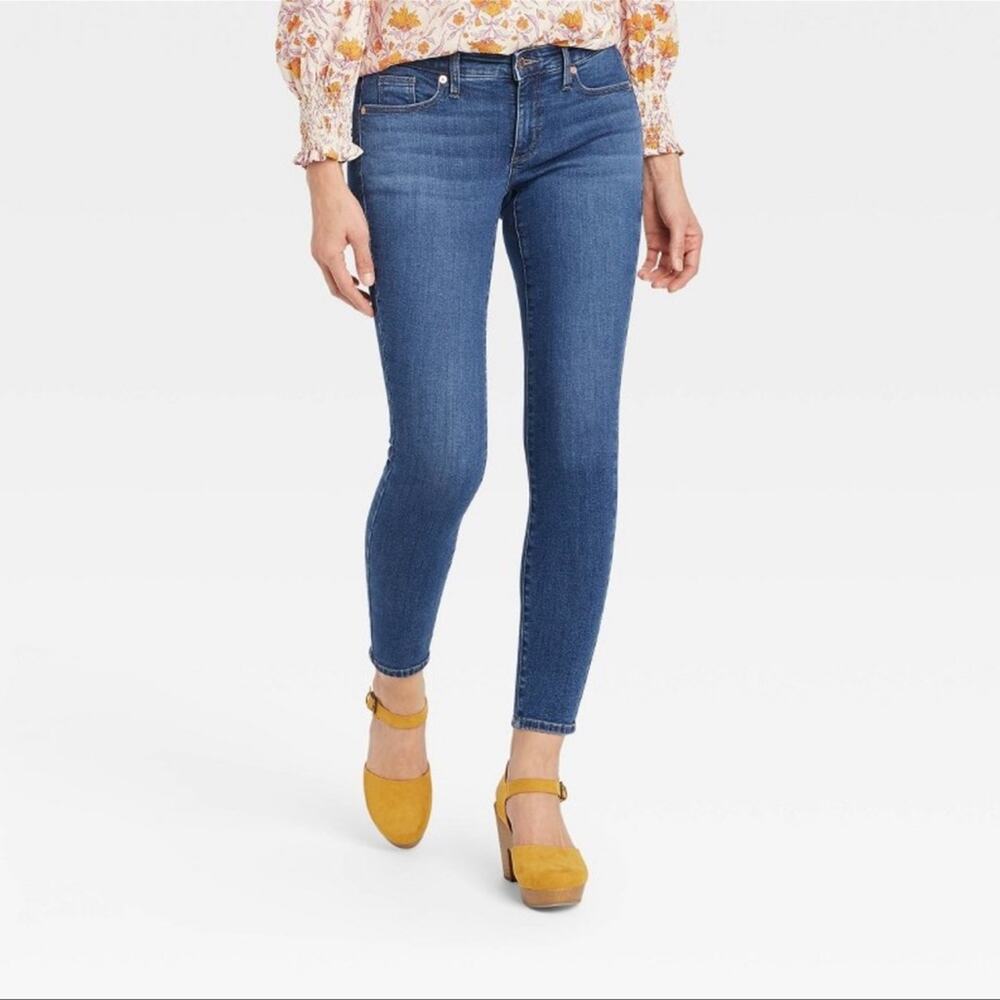 Universal Thread Curvy Skinny Jeans Size 2 Washed Indigo NEW